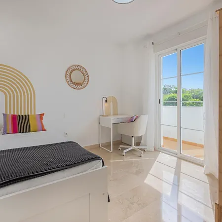 Sunny Hill Apartment